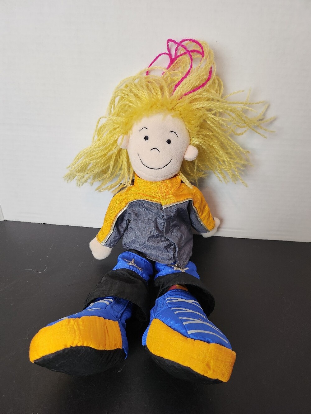 Y2k Groovy Girls soft doll Manhattan Toy Blonde Pink Hair